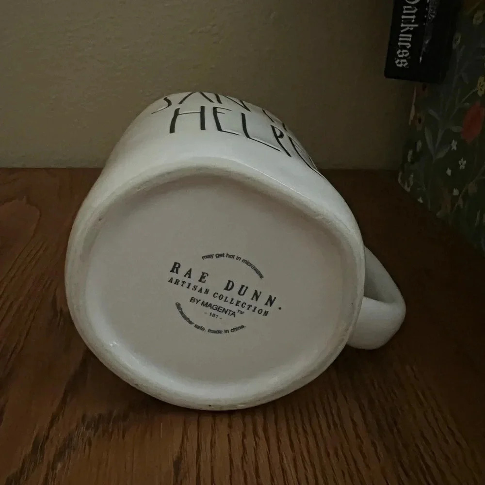 NWT Rae Dunn SANTA’S‎ HELPER Holiday Christmas Mug - Picture 5 of 5
